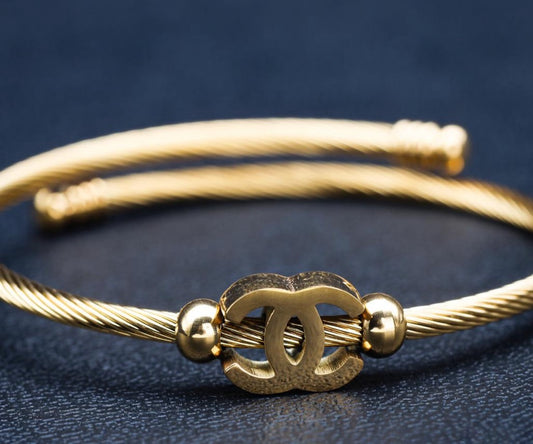 Bracelete Chanel Dourado Refinado | Feminino